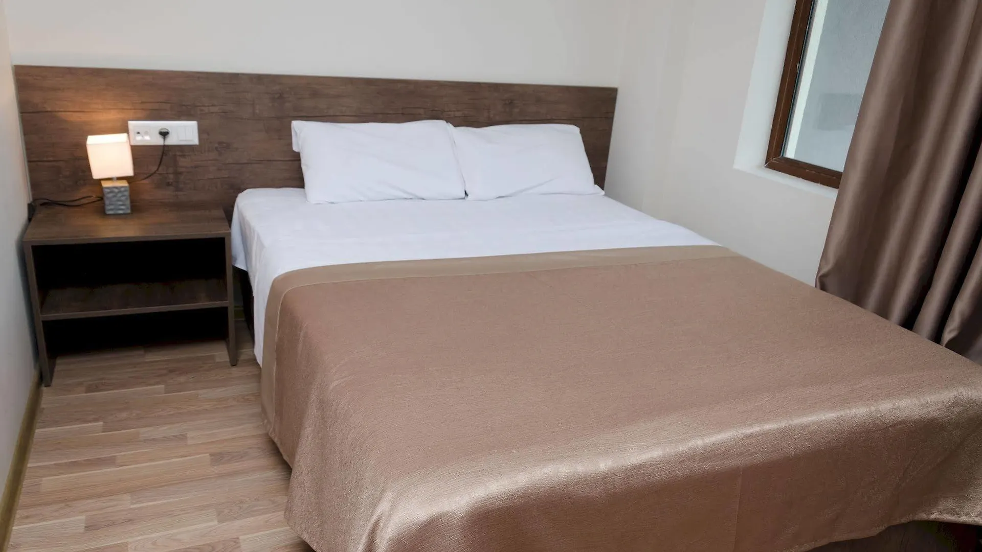 Big Bay Hotel Тбилиси
